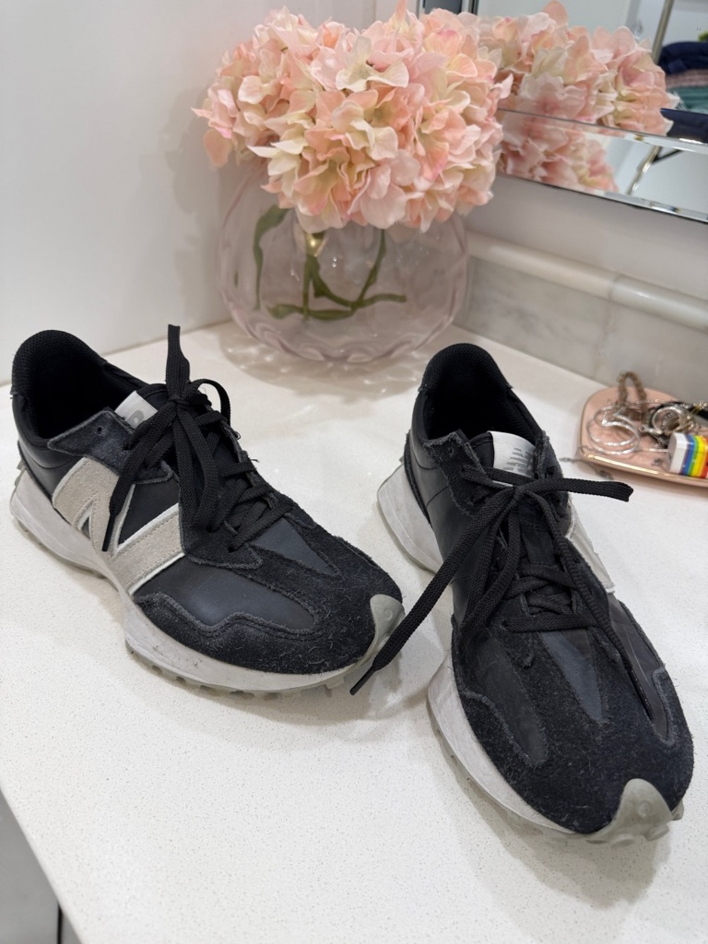 New Balance Black and Light Gray Women's Sneakers with Suede Accents